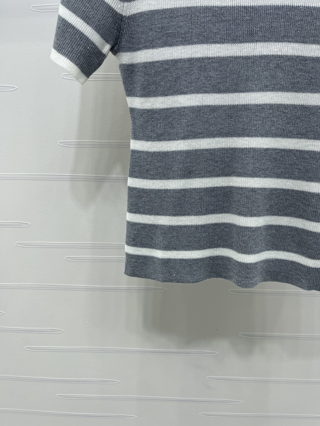 Women's short sleeves